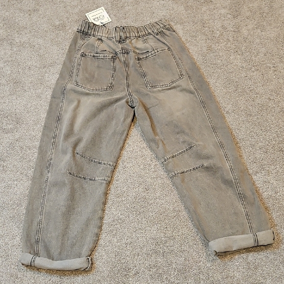 Classic Gray Cuffed Barrel Jeans - Picture 6 of 10